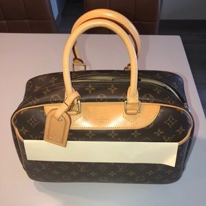 Louis Vuitton Deauville